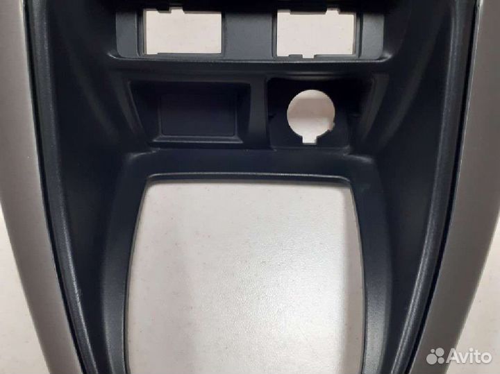 Центральная накладка Lexus RX 300, 2003