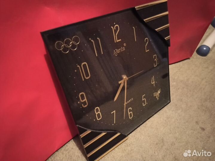 Настенные часы. Новые