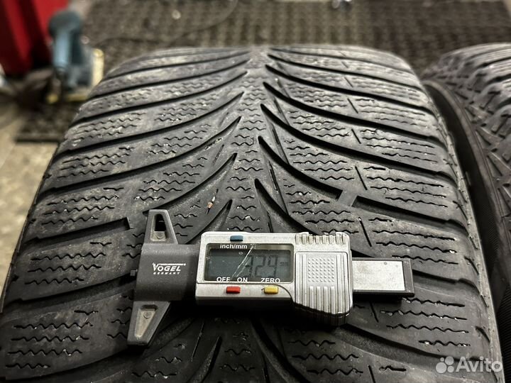 Goodyear UltraGrip Ice+ 215/55 R17 94T