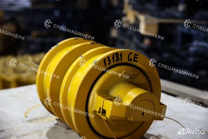 Каток опорный двубортный для Komatsu D65E-12