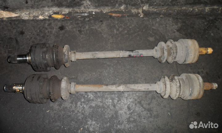 Продам привод на Mercedes(Мерседес) 230E W124