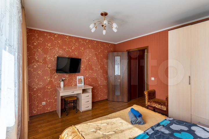 2-к. квартира, 70 м², 6/10 эт.