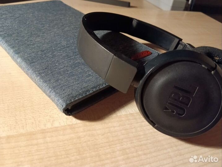Bluetooth JBL Tune 510BT white and black