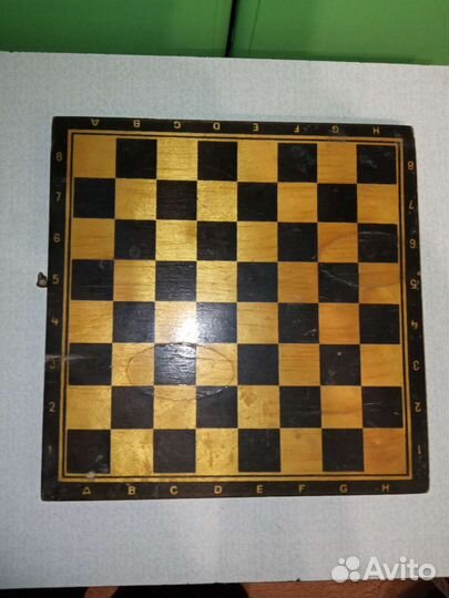 Шахматная деревянная доска