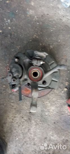 Кулак поворотный Фольксваген Джета 3