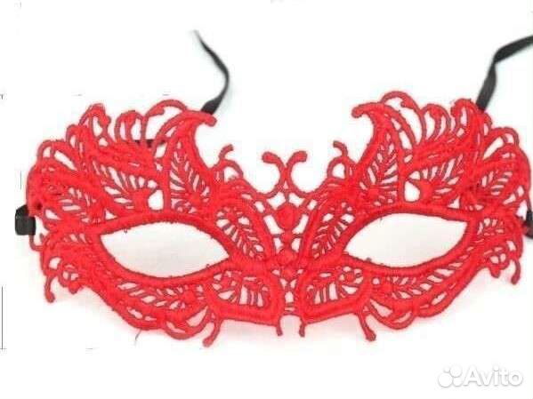 Маски кружевные красная и черная
