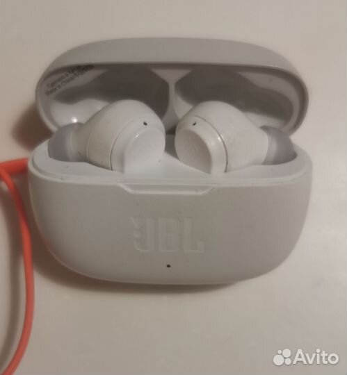 Беспроводные наушники JBL Wave 200TWS