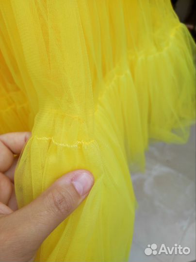 Нарядное желтое платье для девочки 128