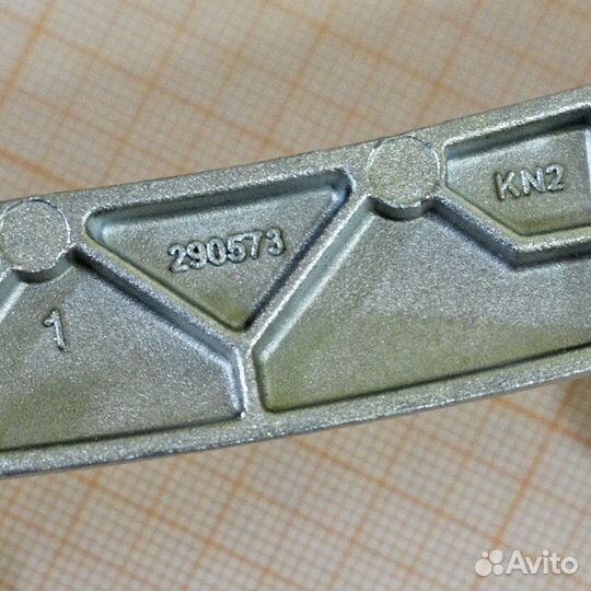 Петля люка Beko, код 2905730100