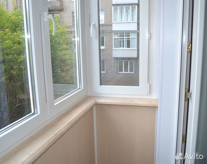 Теплое остекление П-образного балкона