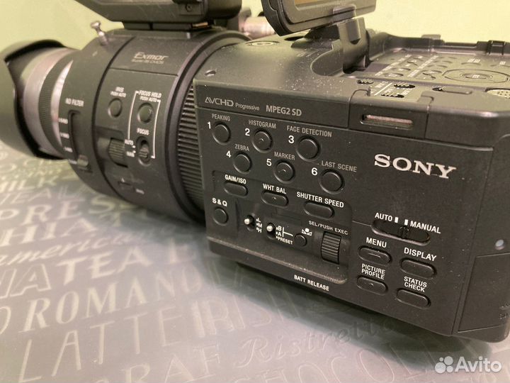 Профессиональный камкодер Sony FS-700 EK