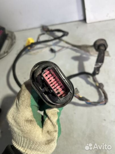 Проводка передней правой двери Peugeot 307