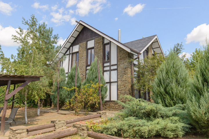 Дом 305 м² на участке 3 га