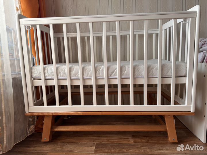 Детская кроватка