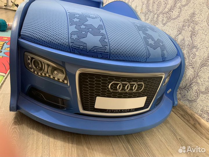 Детская кровать машинка с матрасом бу