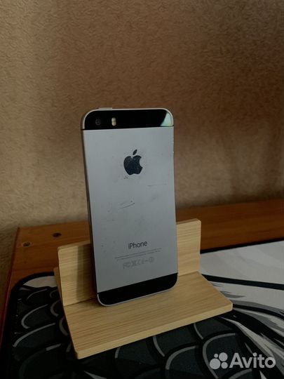 iPhone SE, 16 ГБ