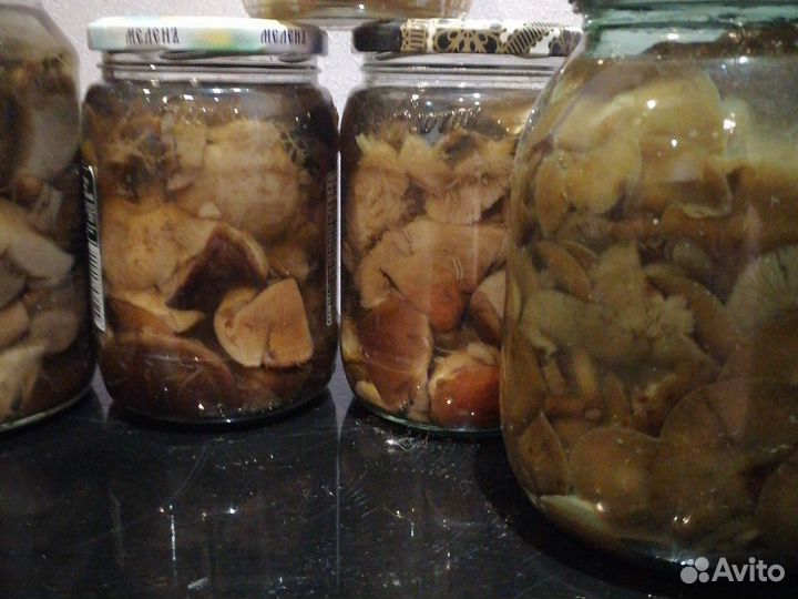 Грибы маринованные
