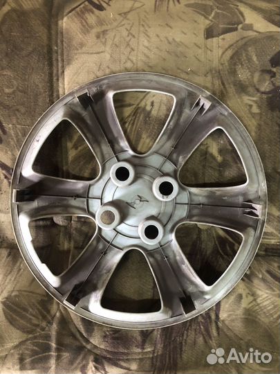 Колпак колеса на hyundai solaris 1