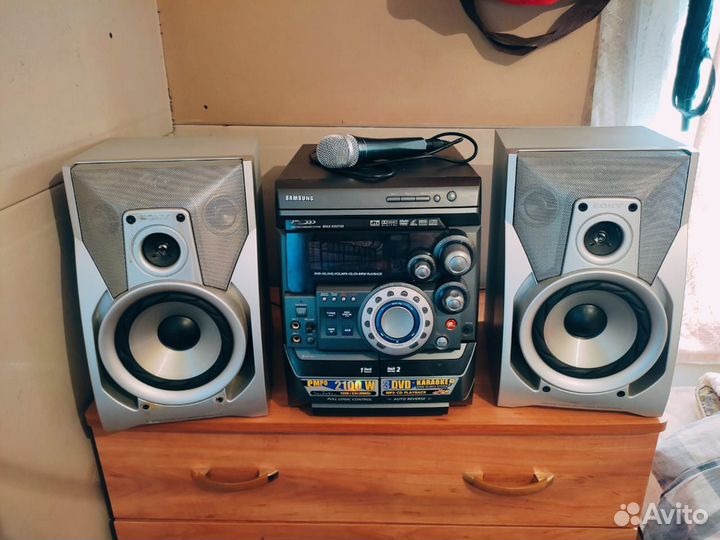 Музыкальный центр