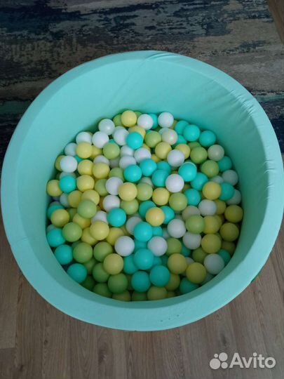 Сухой бассейн с шариками напрокат