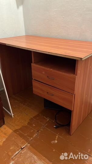 Письменный стол для школьника бу