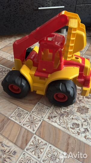 Эксковатор игрушка