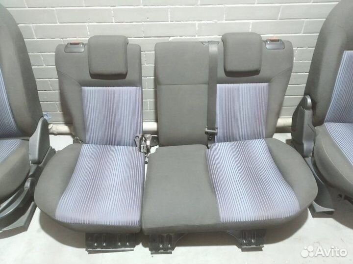 Сиденья комплект Ford Fusion хетчбек 1 2006
