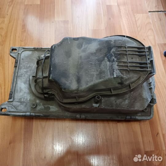 Фара передняя левая Hella mercedes w123