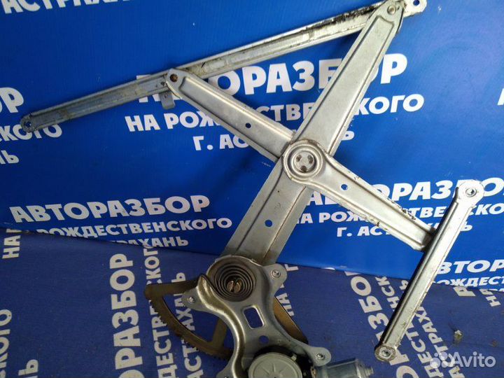 Передний левый стеклоподъемник. Toyota Alphard