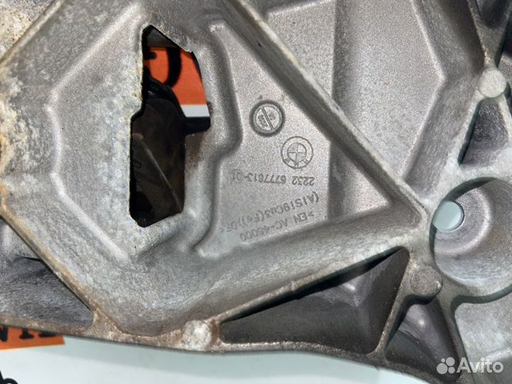 Кронштейн трансмиссии Bmw F10 3.0 N55 2012