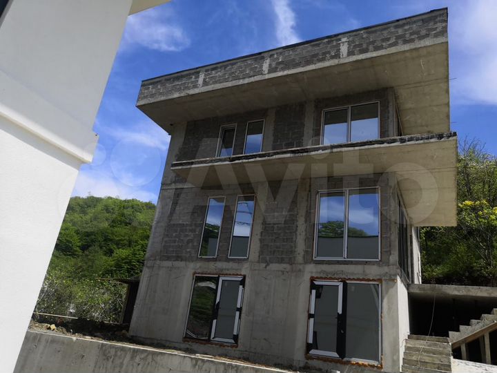 Коттедж 253 м² на участке 4,5 сот.