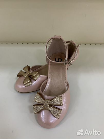 Туфли для девочки новые