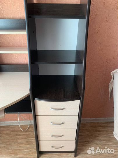 Комплект мебели для школьника: шкаф, стол и стул