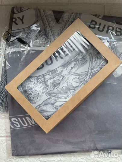 Платок тёплый Burberry светло серый