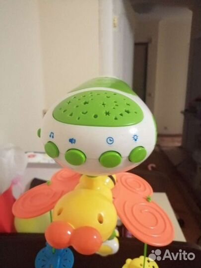 Музыкальный мобиль на кроватку