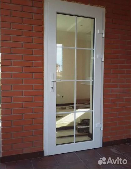 Входные пластиковые двери от производителя