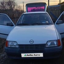 Opel Kadett 1.8 MT, 1988, 133 000 км, с пробегом, цена 130 000 руб.