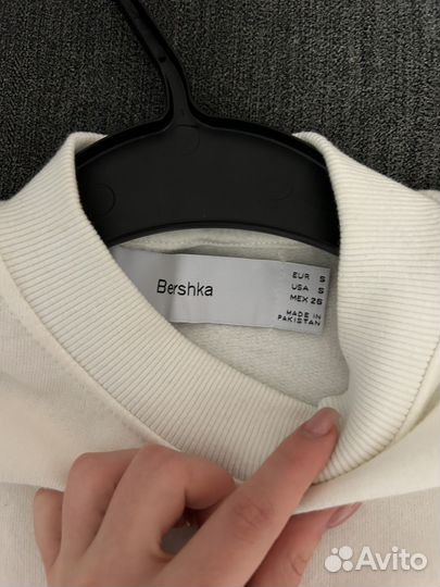Свитшот женский bershka