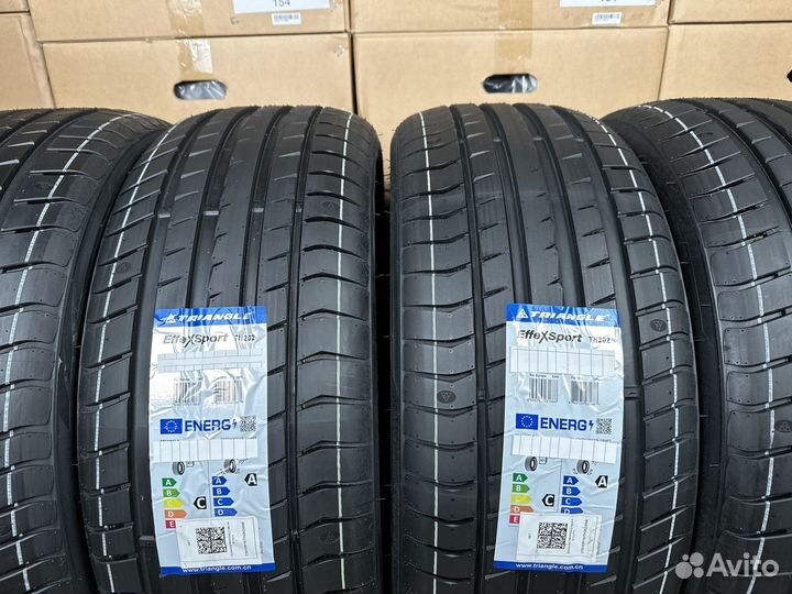 Triangle EffeXSport TH202 235/40 R19 и 265/35 R19 98Y