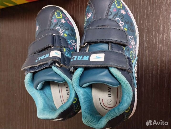 Кроссовки детские для девочек 26