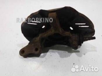 Кулак передний левый