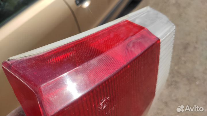 Фонарь задний левый внутренний Audi 80 B3 Hella