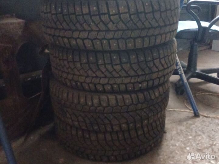 Viatti Brina Nordico V-522 185/65 R14