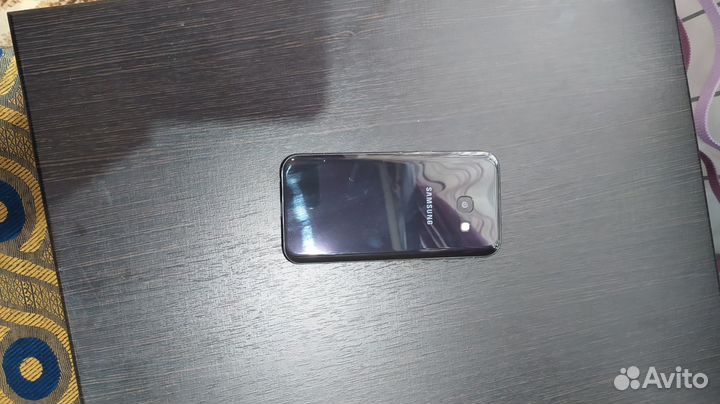 Продам телефон samsung а3 2017 года