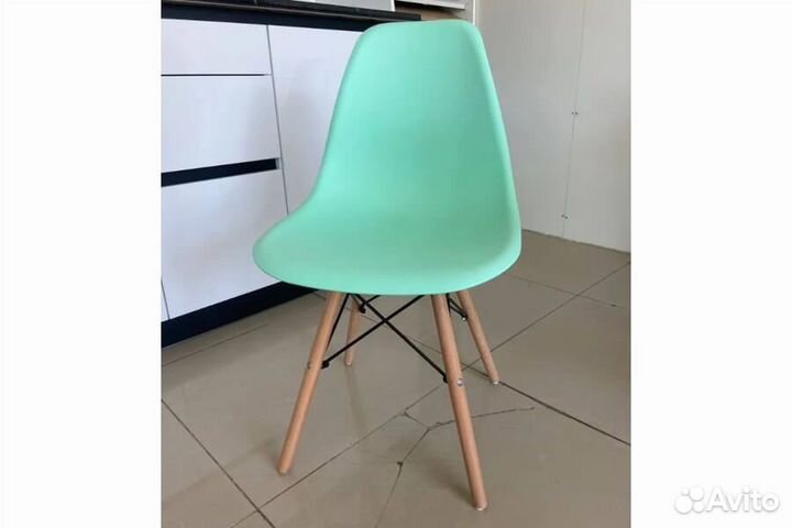 Стулья кухонные Eames новые цвета