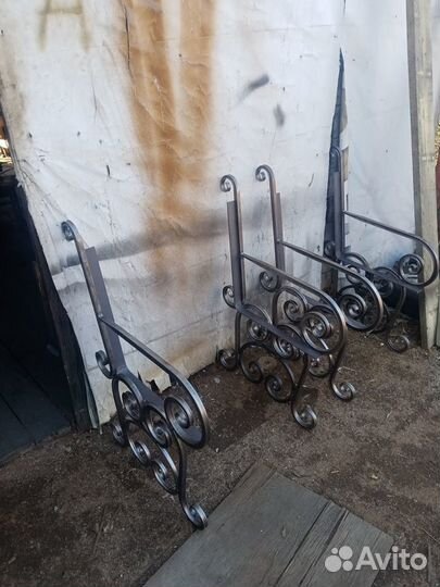 Кованная боковина для садовых скамеек лавочек