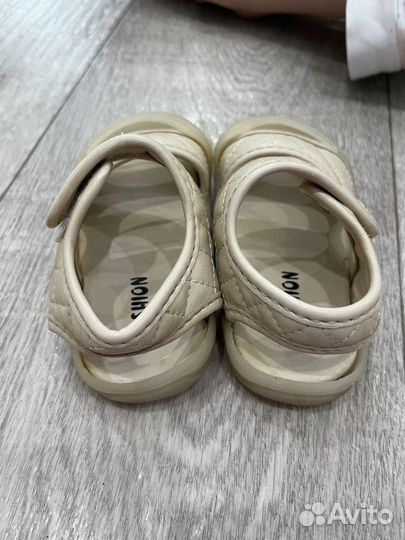 Сандалии для девочки