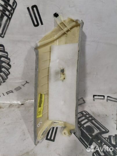 Обшивка стойки задняя правая Audi A4 (B8, 8k5) 20