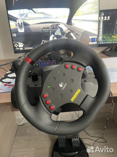 Руль logitech momo racing 900