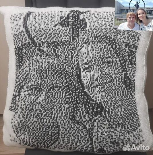 Декоративная вязаная подушка с фото на заказ